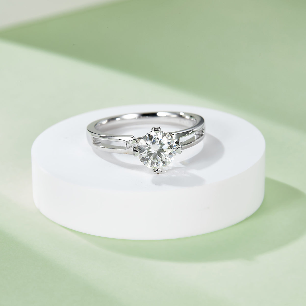 Minimalist Twist Moissanite Ring, S925 Silver Platinum Plated, 1CT D Color