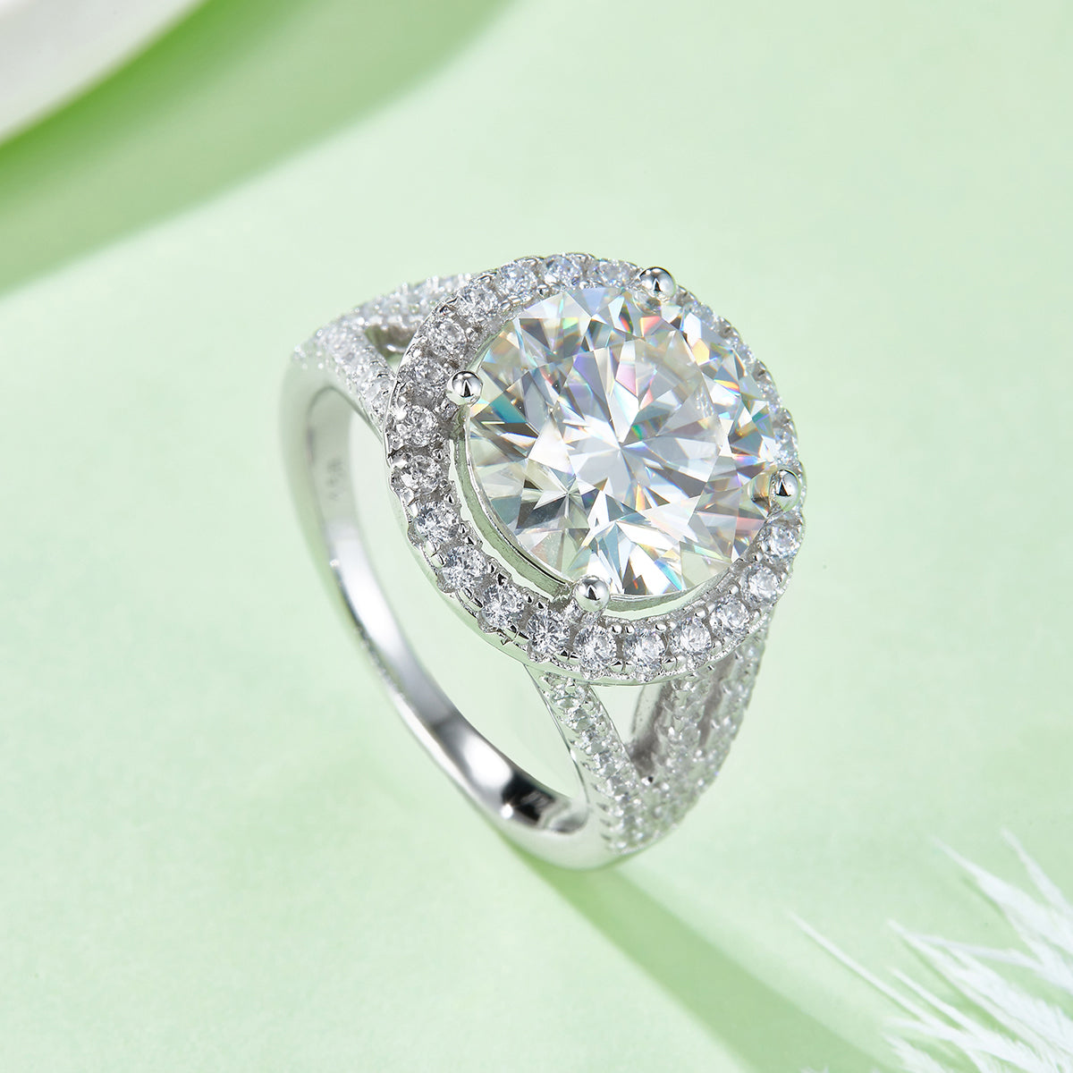 Classic Round Cut Moissanite Ring, S925 Silver with Platinum Plating, 5CT D Color