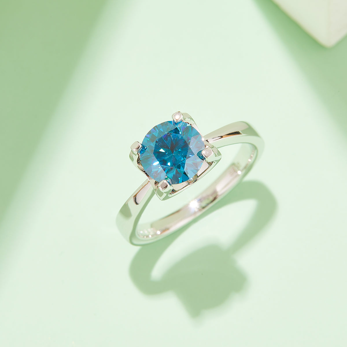 Classic Bull Head Moissanite Ring, S925 Silver Platinum-Plated, 2.0CT D Color