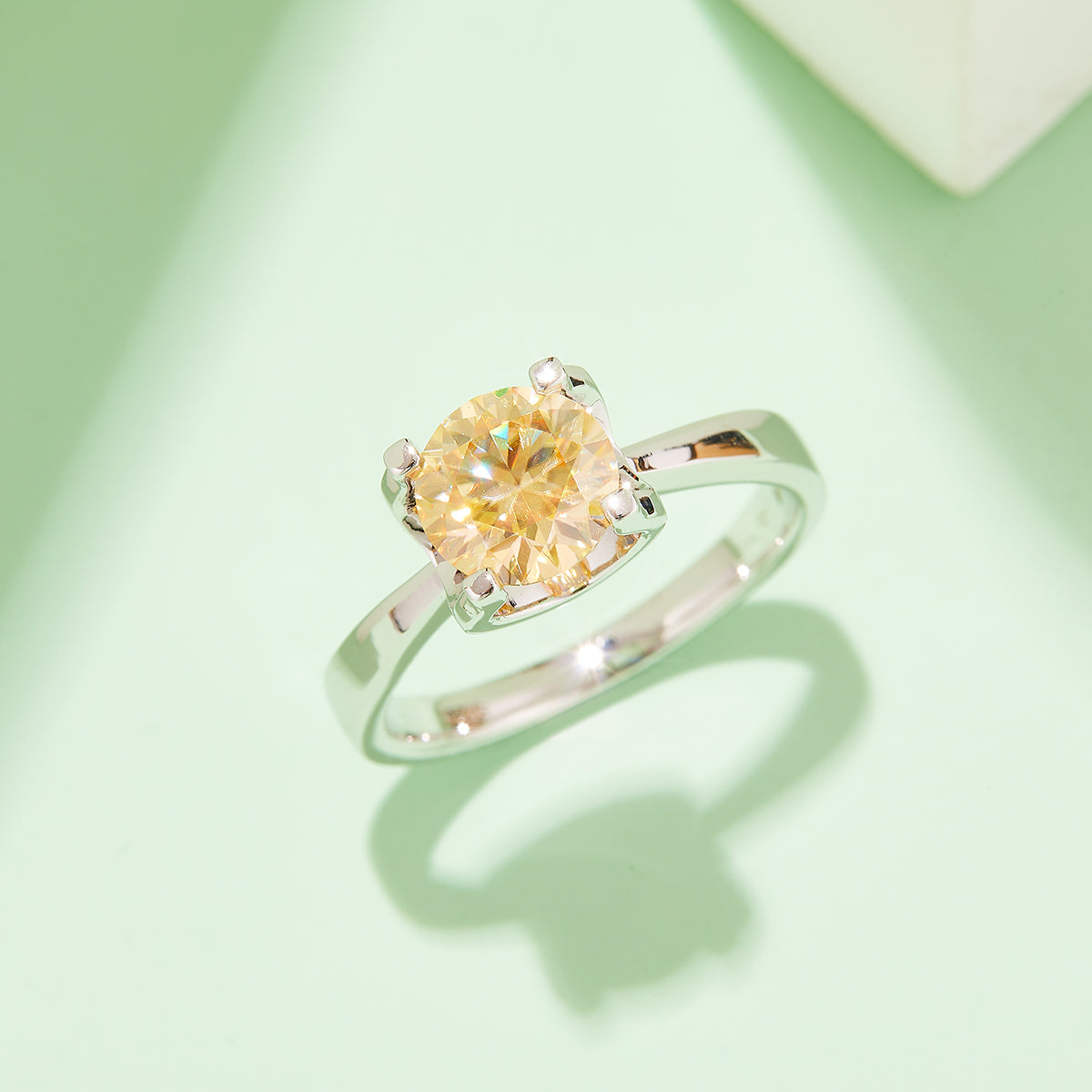 Classic Bull Head Moissanite Ring, S925 Silver Platinum-Plated, 2.0CT D Color