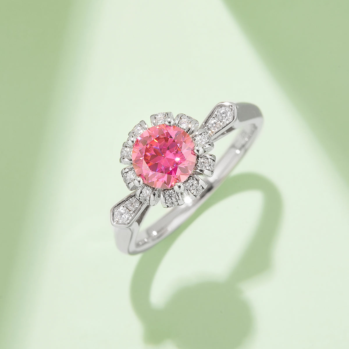 Chic Temptation Moissanite Ring, S925 Silver with Platinum Plating, 1CT D Color