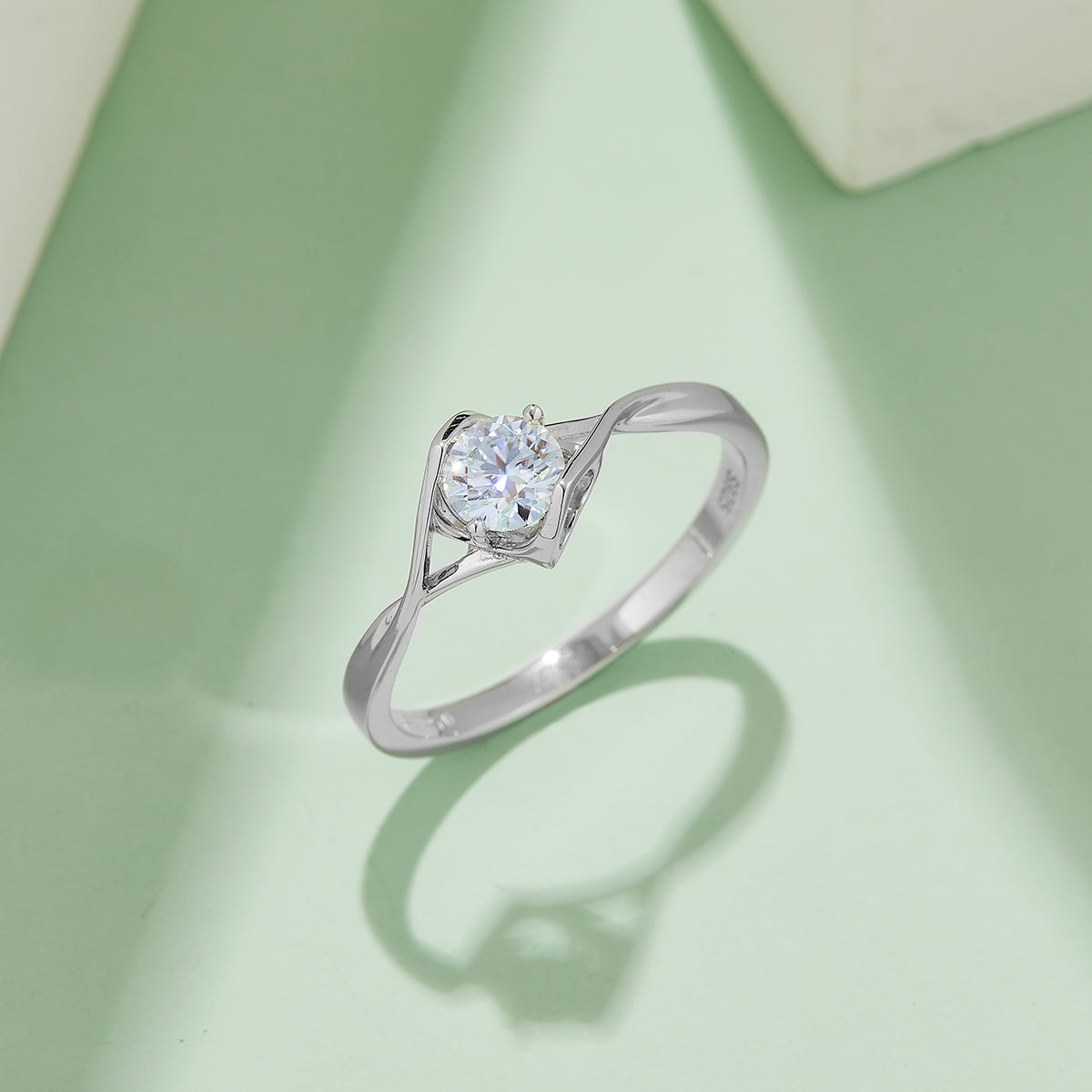 Angel’s Kiss Twist Moissanite Band Ring, S925 Silver Platinum-Plated, 0.50CT D Color