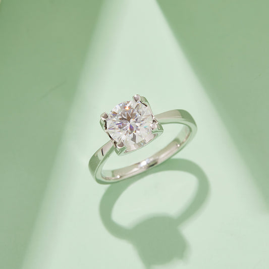 Classic Bull Head Moissanite Ring, S925 Silver Platinum-Plated, 2.0CT D Color